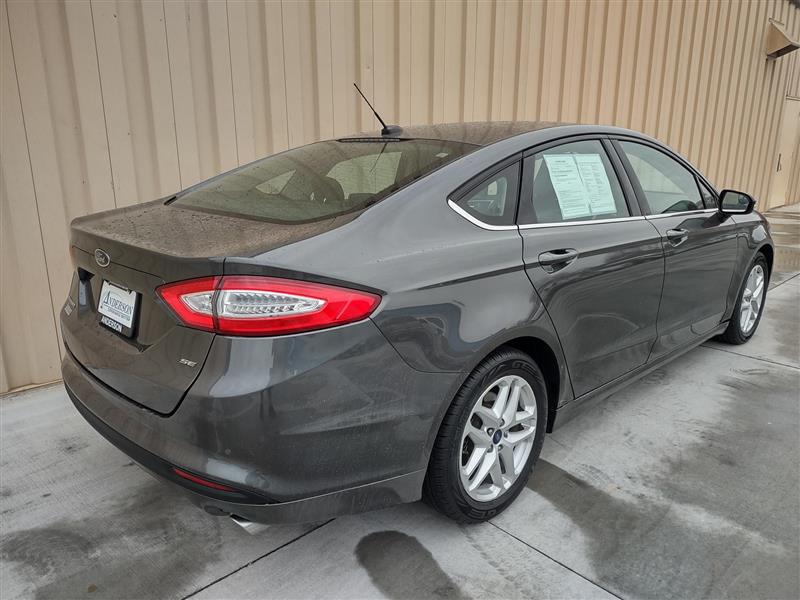 Used 2016 Ford  Fusion  SE Sedan for sale in 