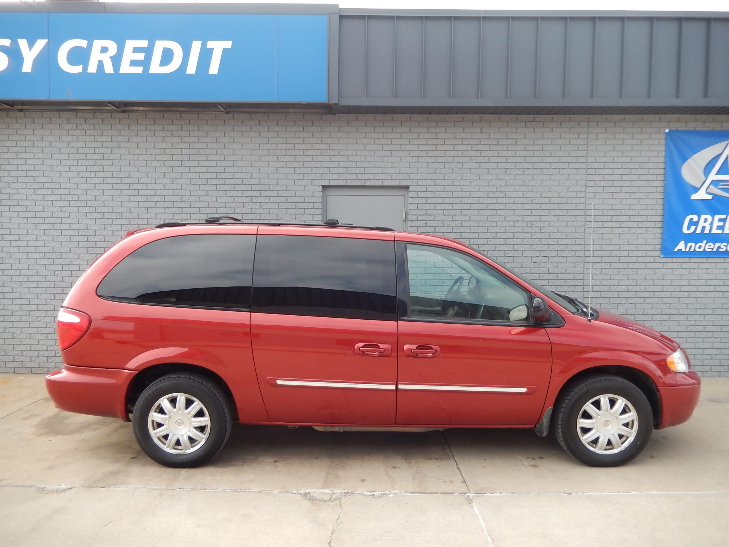 2007 chrysler town and country van