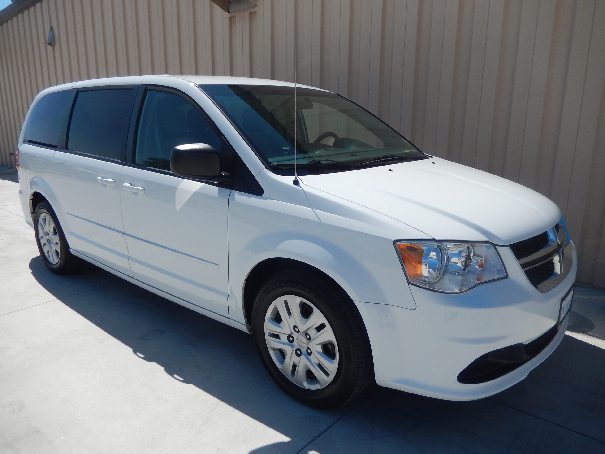Used 2016 Dodge Grand Caravan SE Minivan for sale in 