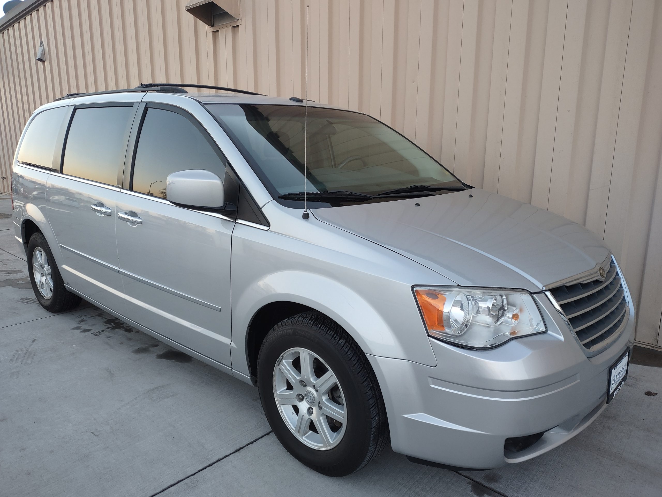 Used 2009 Chrysler Town & Country Touring Minivan for sale in 