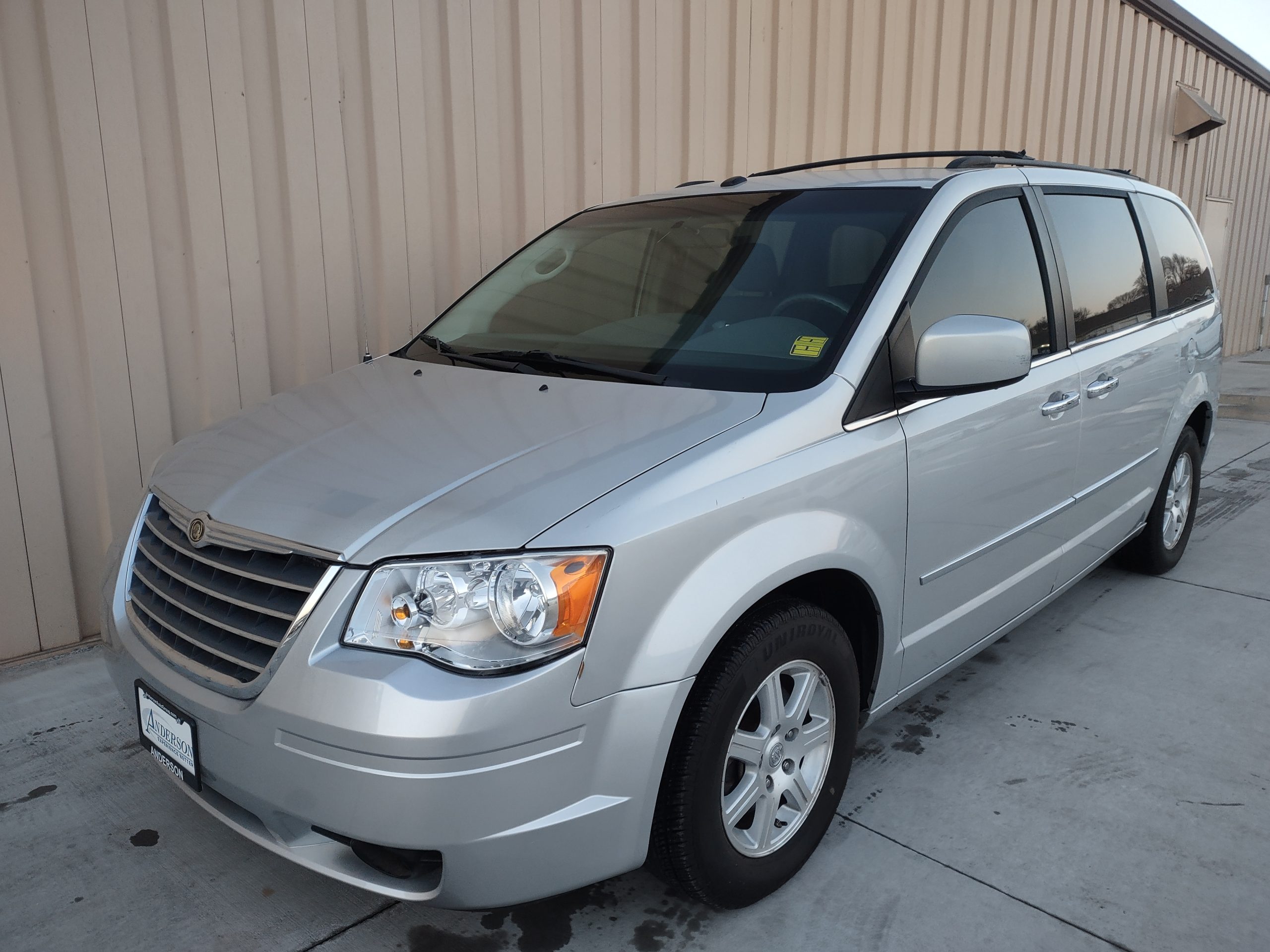 Used 2009 Chrysler Town & Country Touring Minivan for sale in 