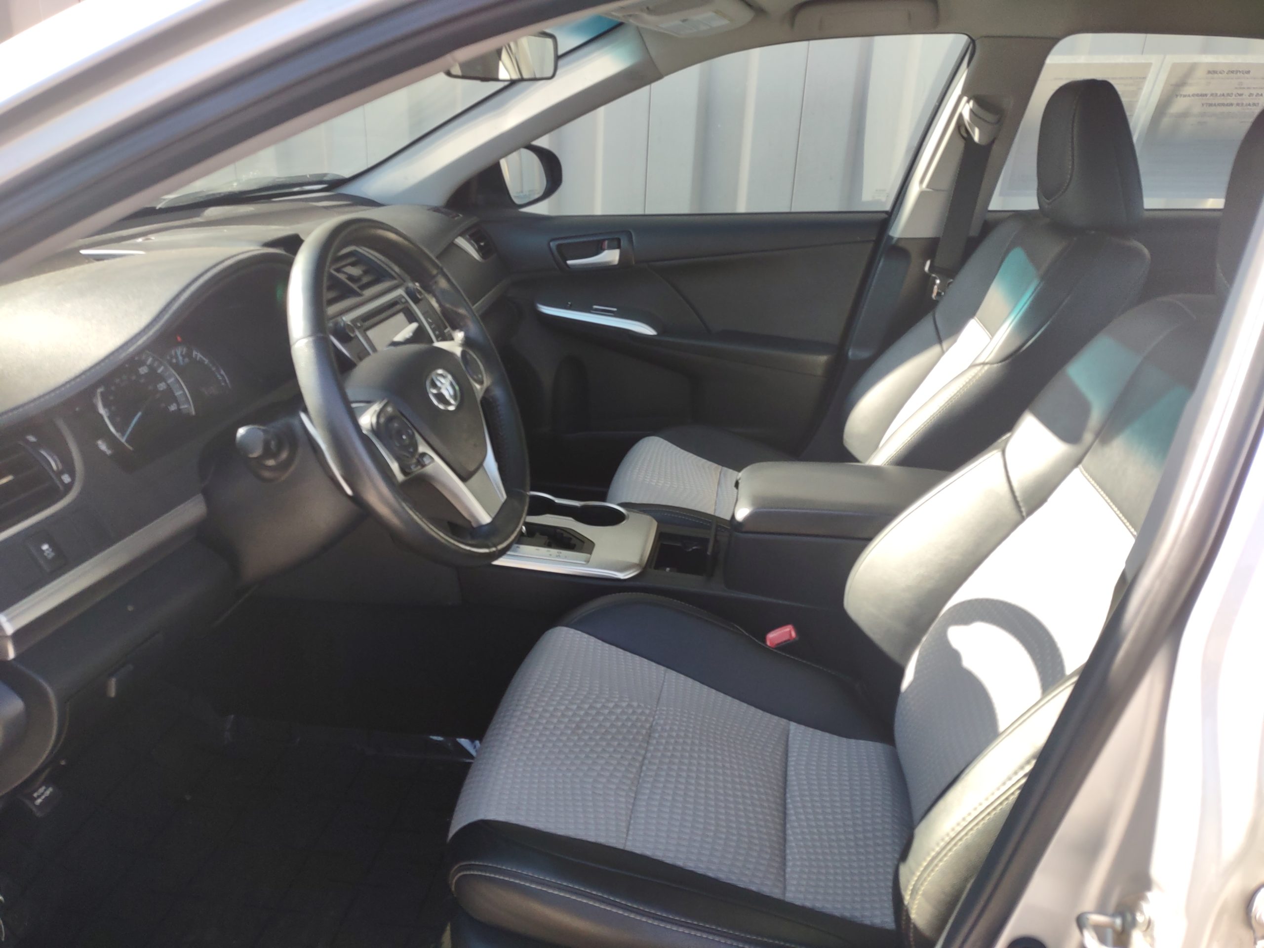 Used 2014 Toyota Camry SE Sedan for sale in 