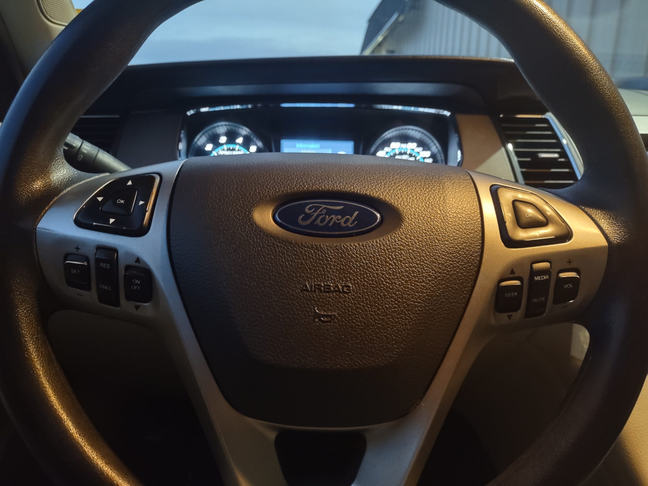 Used 2014 Ford Taurus SE Sedan for sale in 